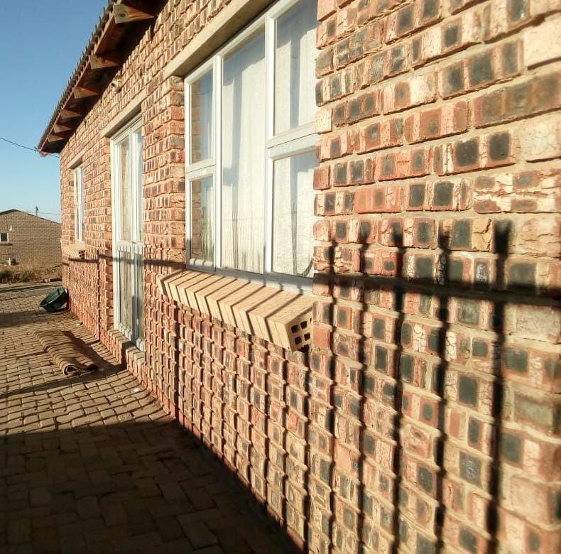 2 Bedroom Property for Sale in Bloemside 2 Free State